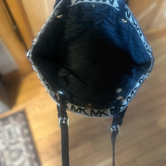 Michael Kors Brown Monogram Tote Handbag - Picture 11 of 12